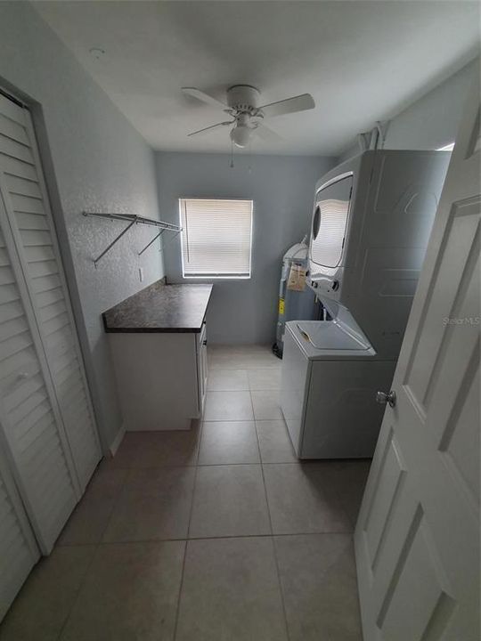 For Rent: $2,350 (3 beds, 1 baths, 960 Square Feet)