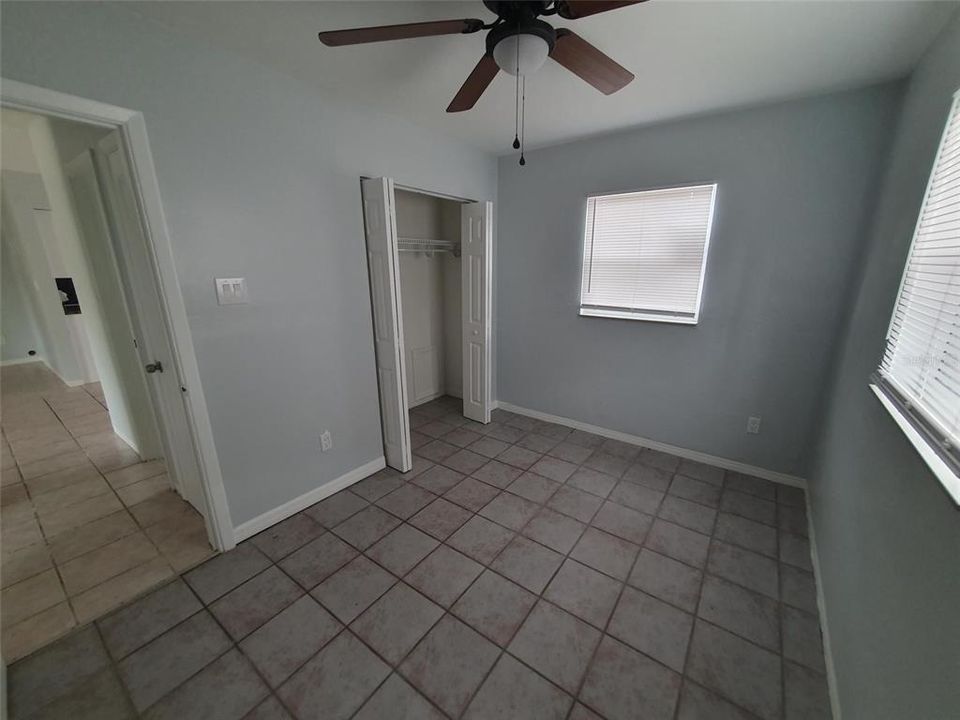 For Rent: $2,350 (3 beds, 1 baths, 960 Square Feet)