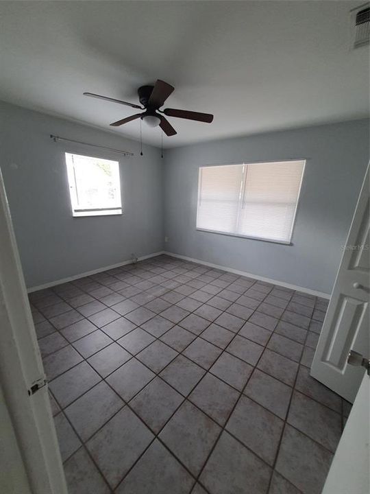 For Rent: $2,350 (3 beds, 1 baths, 960 Square Feet)