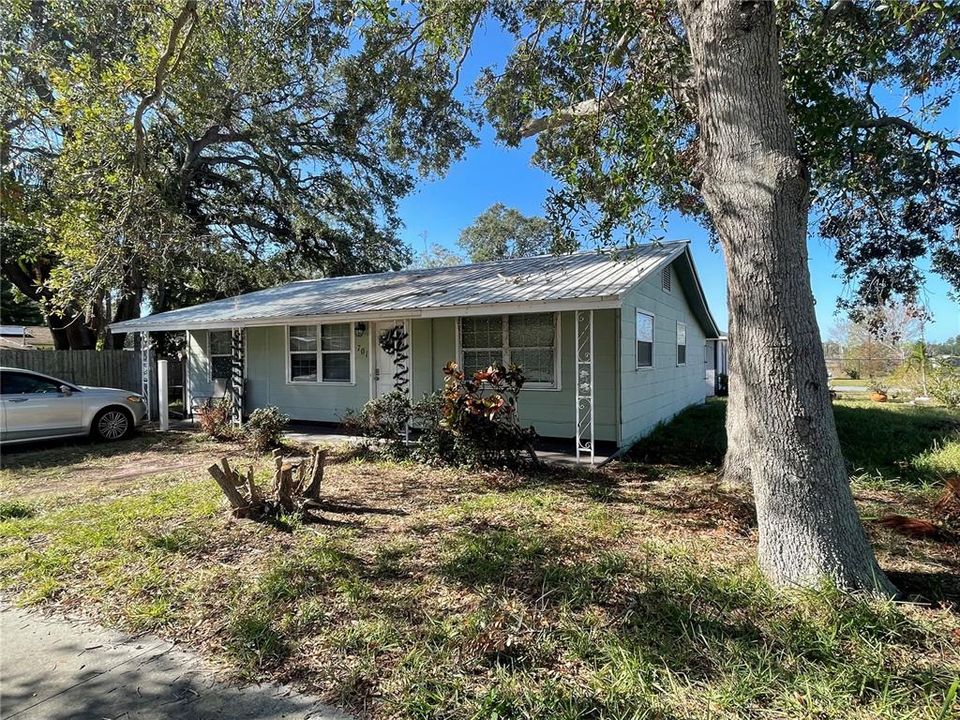 For Sale: $375,000 (3 beds, 2 baths, 1098 Square Feet)