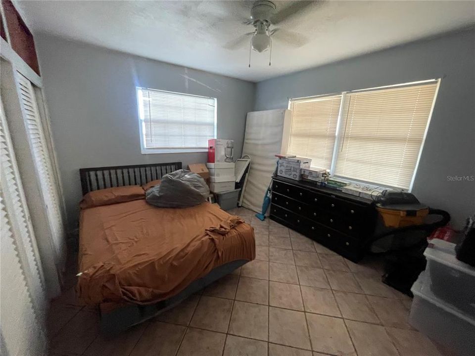 For Sale: $375,000 (3 beds, 2 baths, 1098 Square Feet)