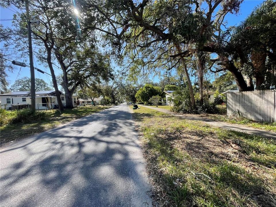 For Sale: $375,000 (3 beds, 2 baths, 1098 Square Feet)