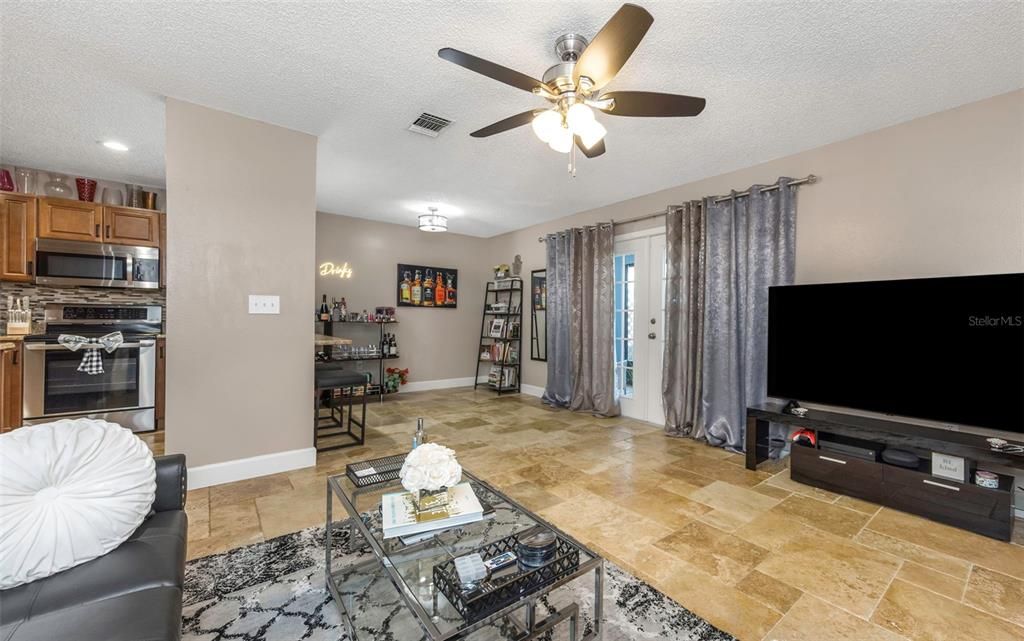 For Sale: $333,500 (2 beds, 2 baths, 1273 Square Feet)