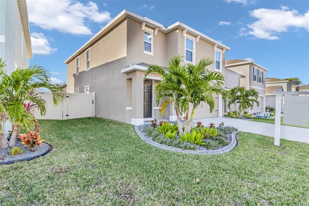 For Sale: $569,000 (5 beds, 3 baths, 2522 Square Feet)