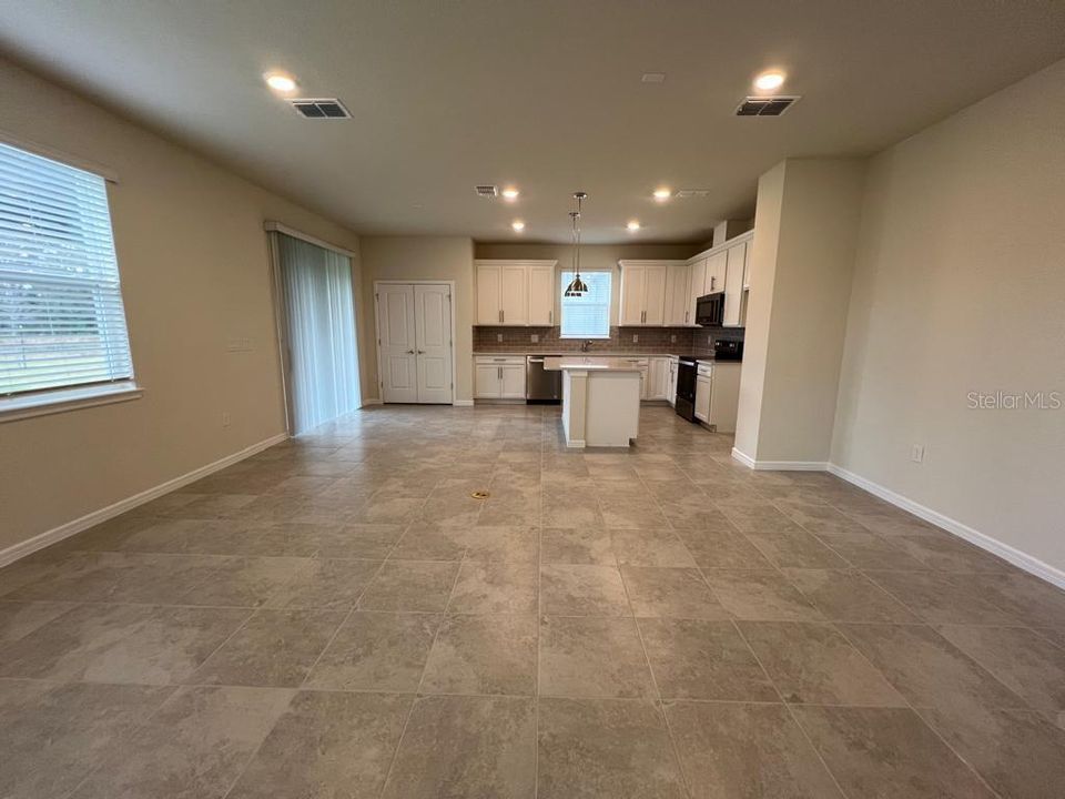 For Rent: $3,000 (4 beds, 3 baths, 2208 Square Feet)