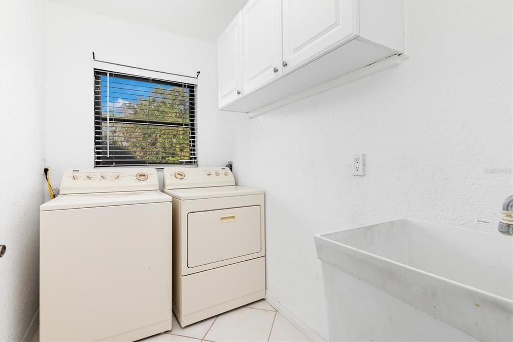 For Sale: $535,000 (3 beds, 2 baths, 2469 Square Feet)