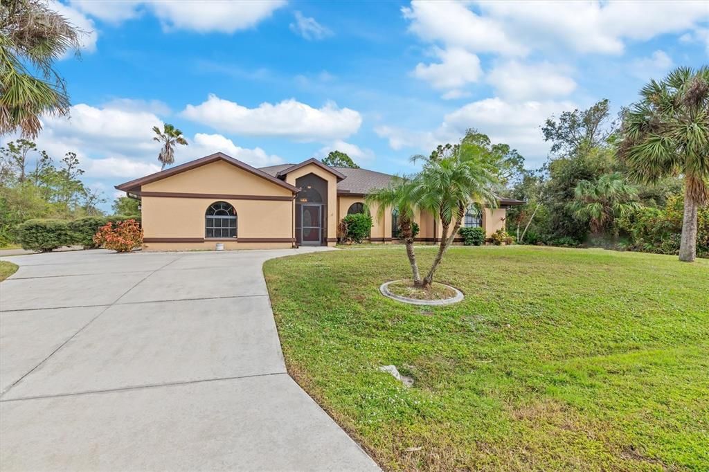 For Sale: $535,000 (3 beds, 2 baths, 2469 Square Feet)