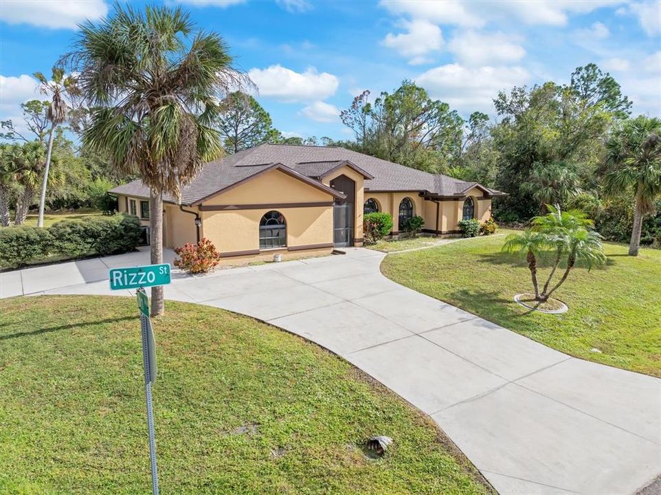 For Sale: $535,000 (3 beds, 2 baths, 2469 Square Feet)