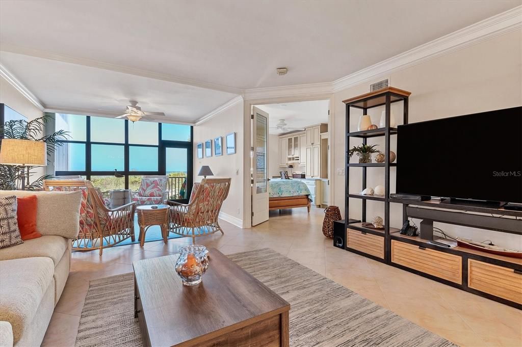 For Sale: $1,550,000 (2 beds, 2 baths, 1418 Square Feet)