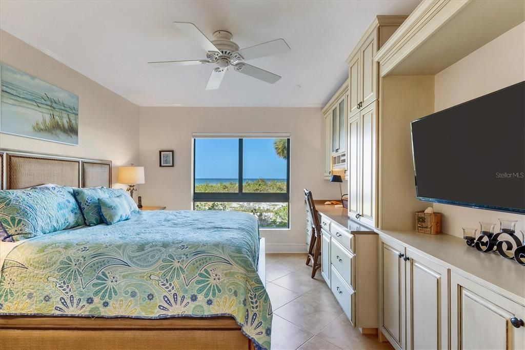 For Sale: $1,550,000 (2 beds, 2 baths, 1418 Square Feet)