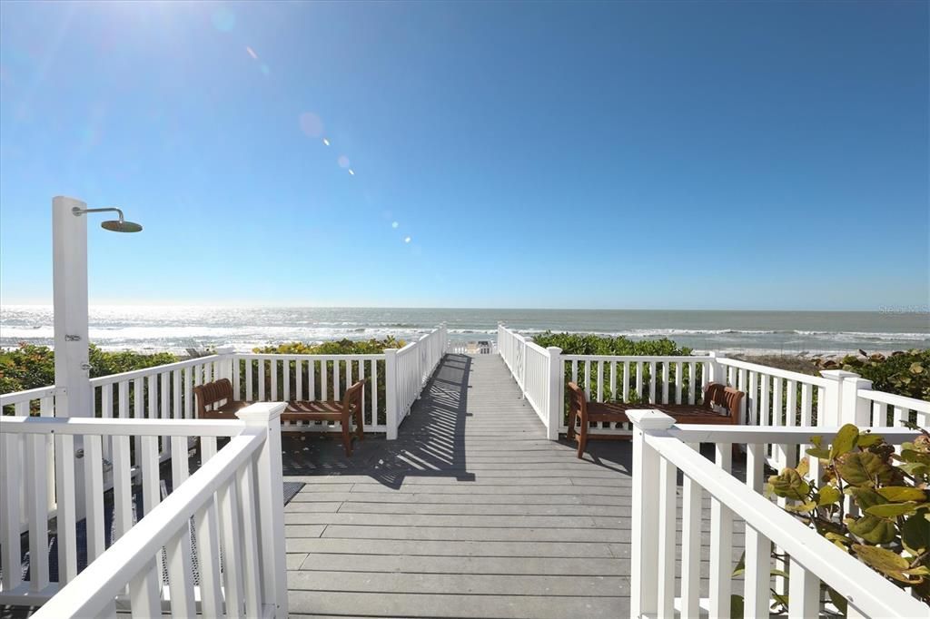 For Sale: $1,550,000 (2 beds, 2 baths, 1418 Square Feet)