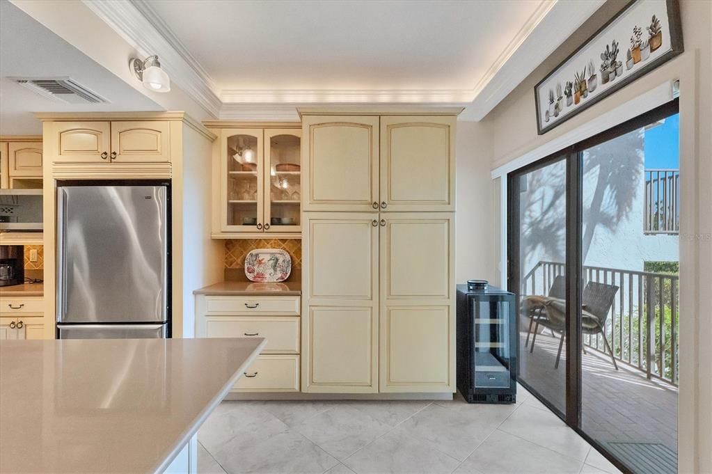 For Sale: $1,550,000 (2 beds, 2 baths, 1418 Square Feet)