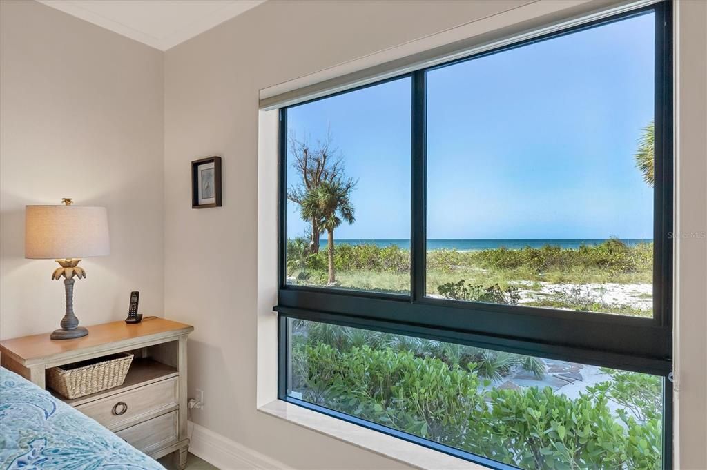 For Sale: $1,550,000 (2 beds, 2 baths, 1418 Square Feet)