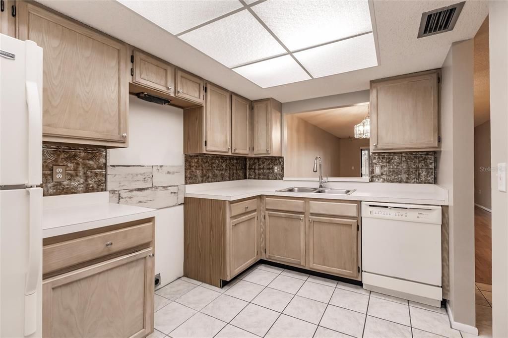 For Rent: $2,100 (2 beds, 2 baths, 1100 Square Feet)