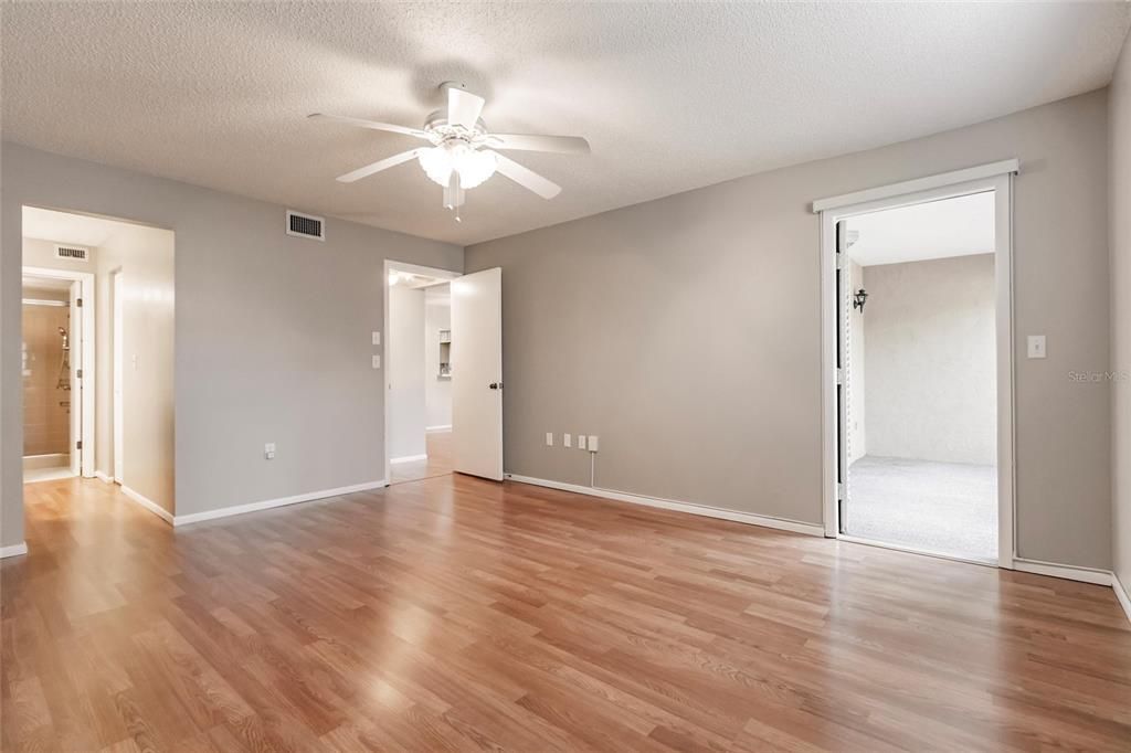 For Rent: $2,100 (2 beds, 2 baths, 1100 Square Feet)