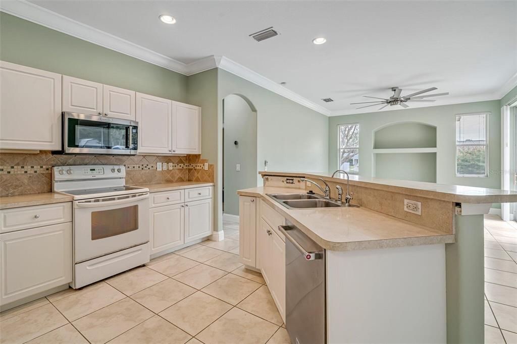 For Sale: $341,900 (3 beds, 2 baths, 1920 Square Feet)