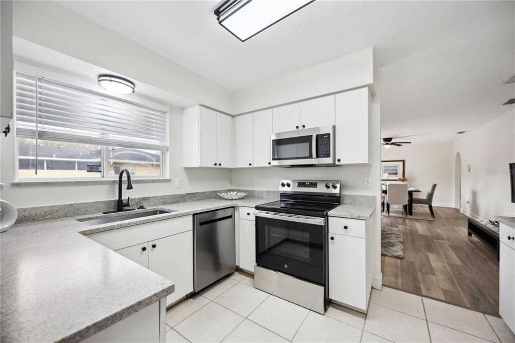 For Sale: $394,500 (3 beds, 2 baths, 1608 Square Feet)