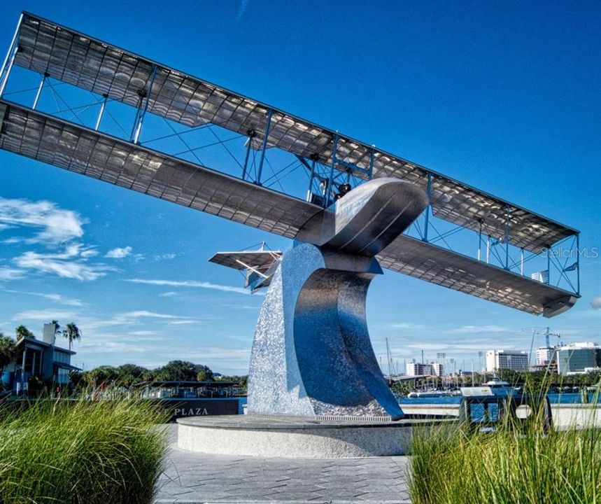 Downtown St Pete Pier 10 min drive