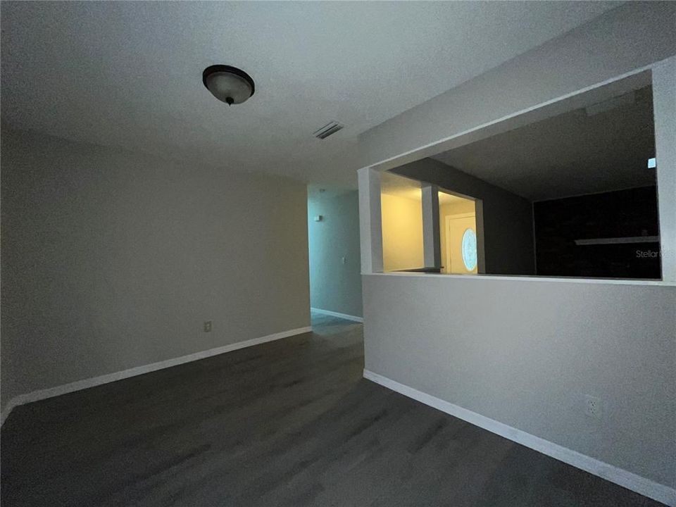 For Rent: $1,900 (3 beds, 2 baths, 1207 Square Feet)