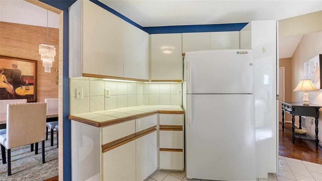 For Sale: $347,500 (2 beds, 2 baths, 1450 Square Feet)