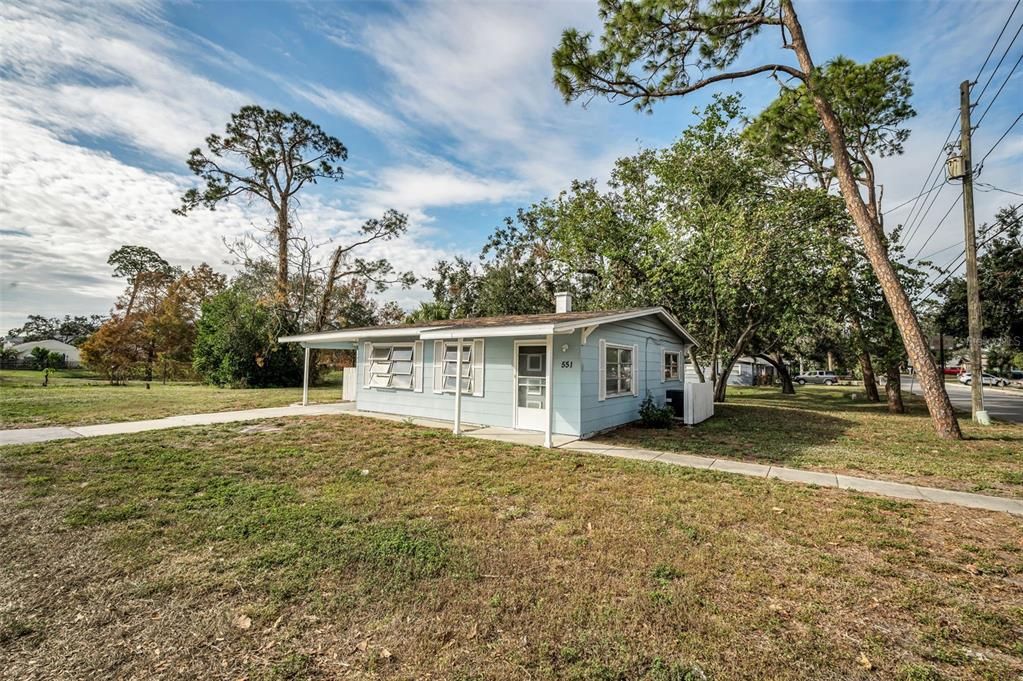 For Sale: $850,000 (2 beds, 1 baths, 780 Square Feet)