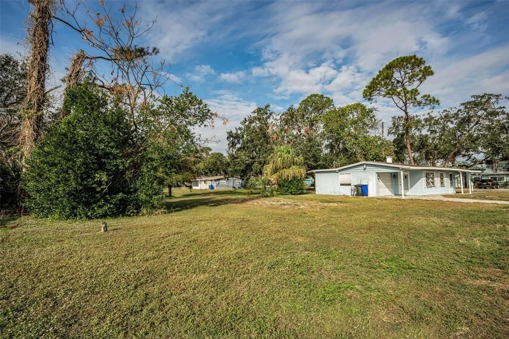 For Sale: $850,000 (2 beds, 1 baths, 780 Square Feet)