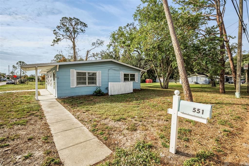 For Sale: $850,000 (2 beds, 1 baths, 780 Square Feet)