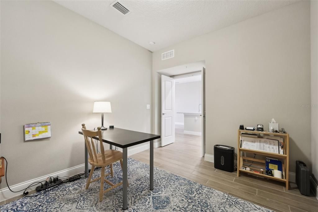 For Sale: $375,000 (2 beds, 2 baths, 1486 Square Feet)