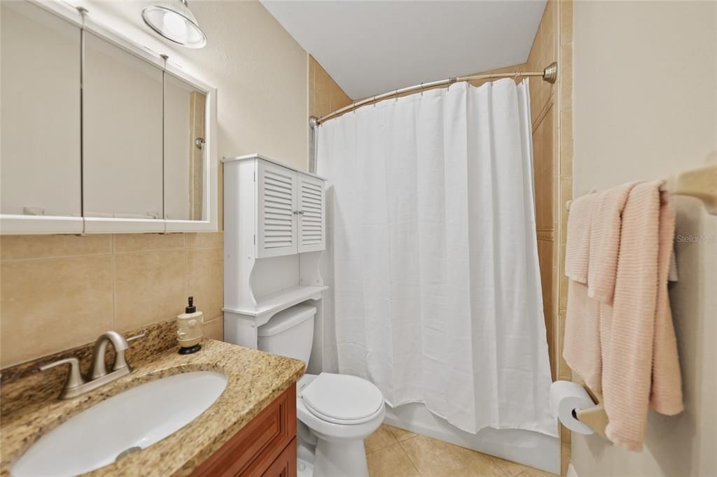 For Rent: $2,200 (2 beds, 2 baths, 1421 Square Feet)