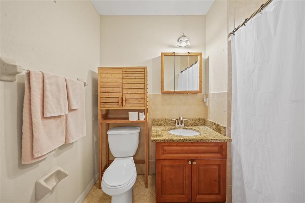 For Rent: $2,200 (2 beds, 2 baths, 1421 Square Feet)