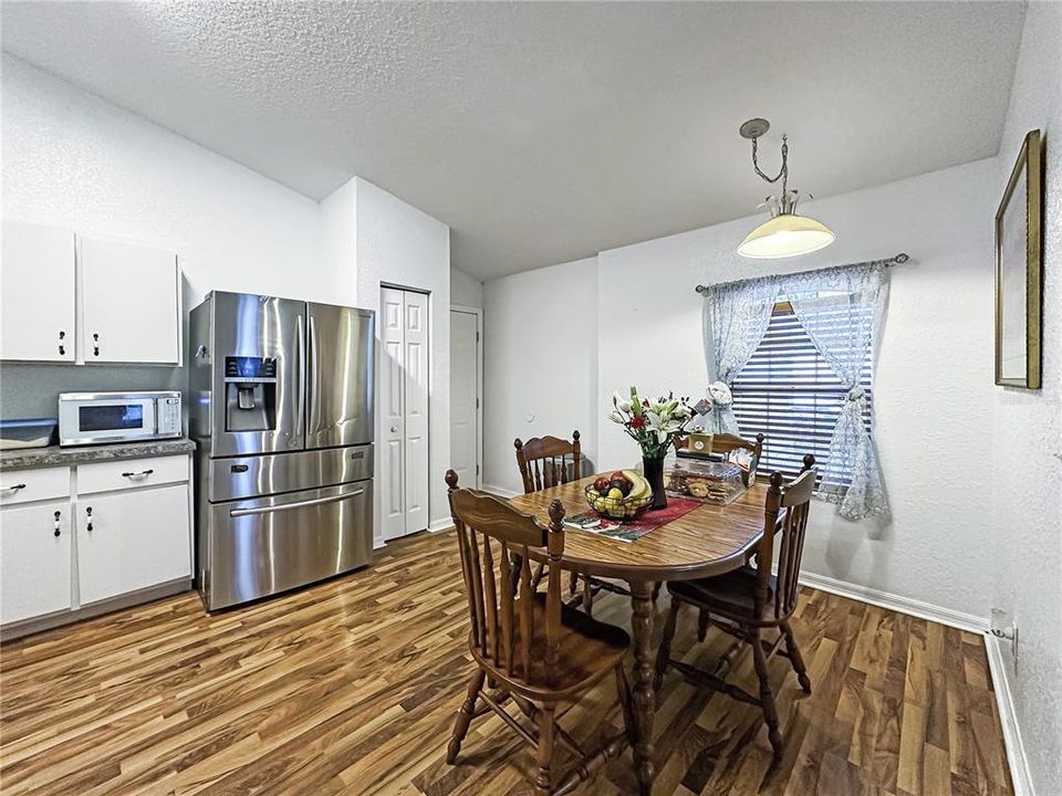 For Sale: $250,000 (2 beds, 2 baths, 1550 Square Feet)