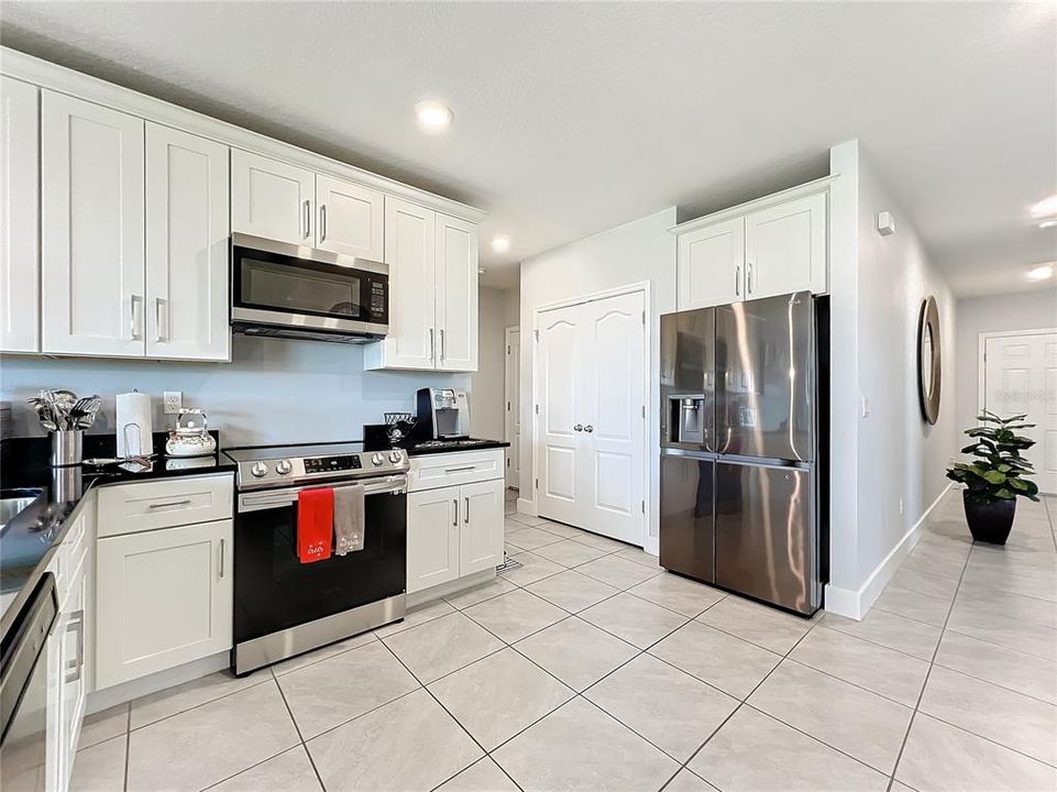 For Sale: $309,990 (3 beds, 2 baths, 1405 Square Feet)