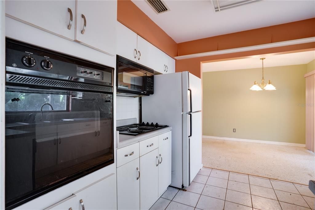 For Sale: $329,000 (3 beds, 1 baths, 1738 Square Feet)