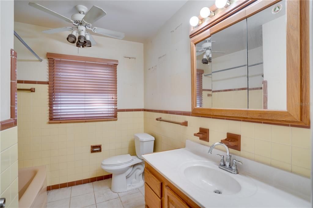 For Sale: $329,000 (3 beds, 1 baths, 1738 Square Feet)