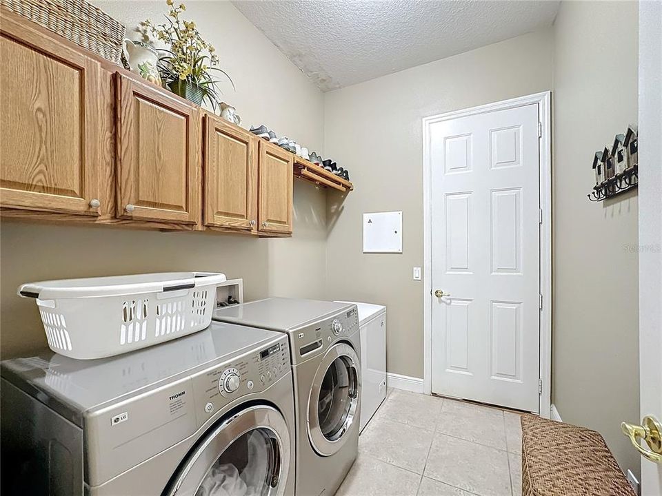 LAUNDRY ROOM WITH STORAGE