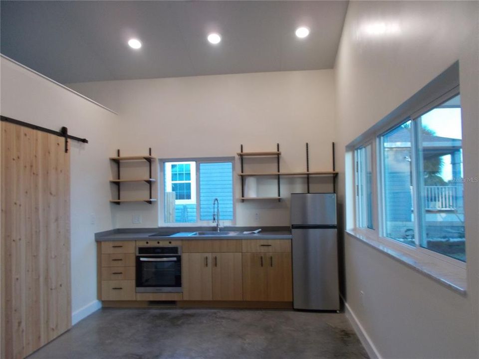 For Sale: $140,000 (1 beds, 1 baths, 500 Square Feet)