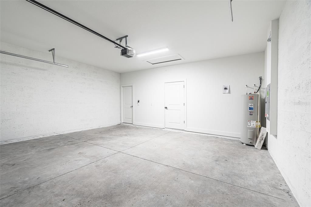 For Rent: $2,525 (4 beds, 2 baths, 1882 Square Feet)