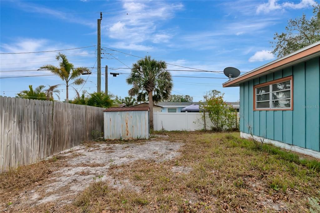 Active With Contract: $345,000 (3 beds, 2 baths, 1436 Square Feet)