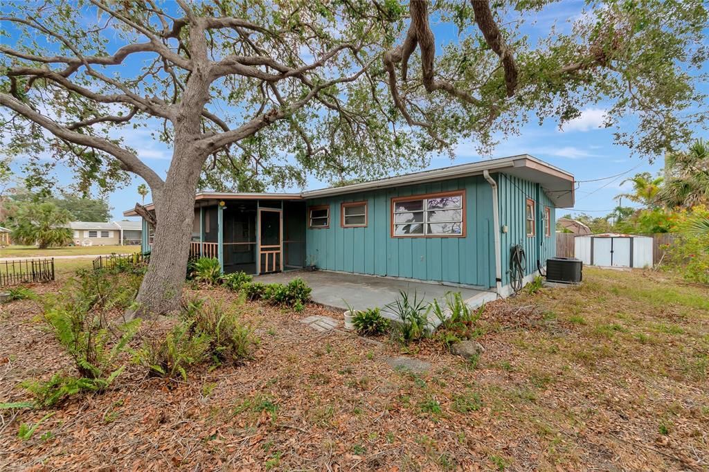 Active With Contract: $345,000 (3 beds, 2 baths, 1436 Square Feet)