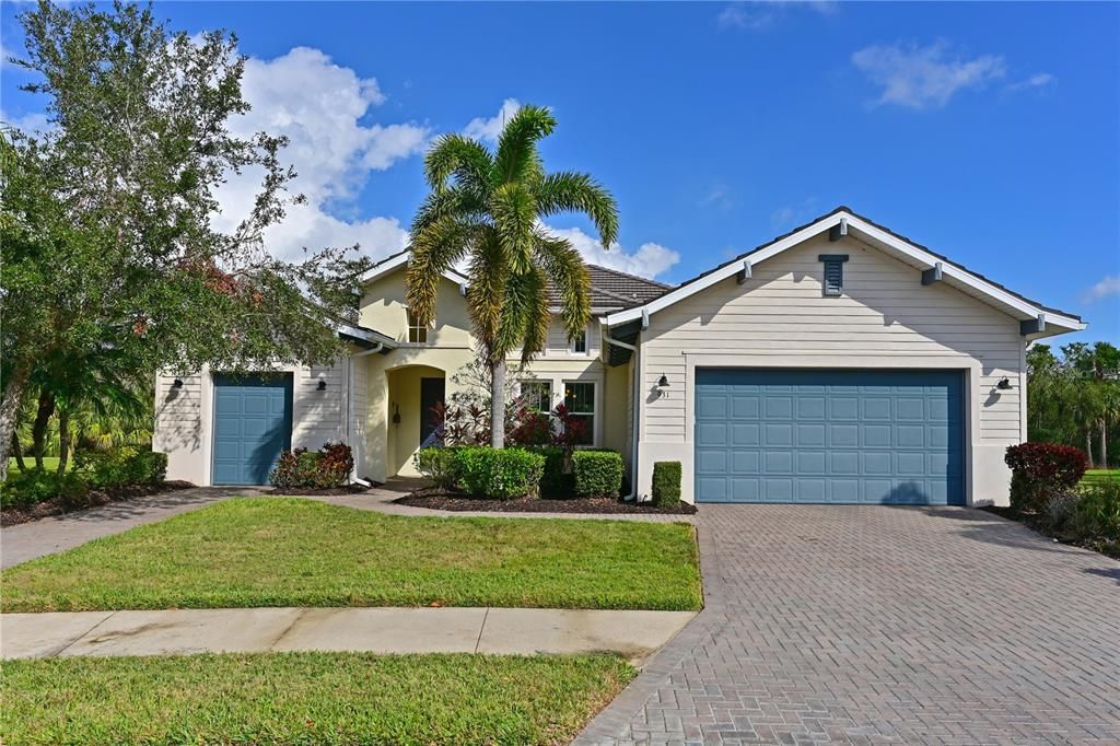 For Sale: $950,000 (3 beds, 3 baths, 2672 Square Feet)