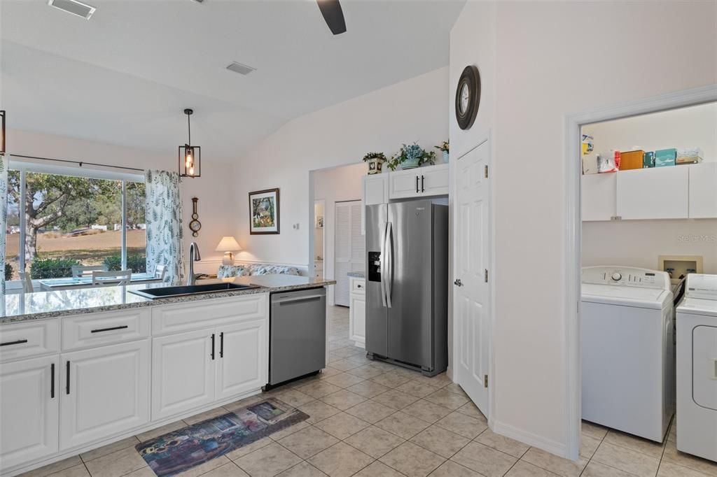 For Sale: $305,000 (2 beds, 2 baths, 1958 Square Feet)