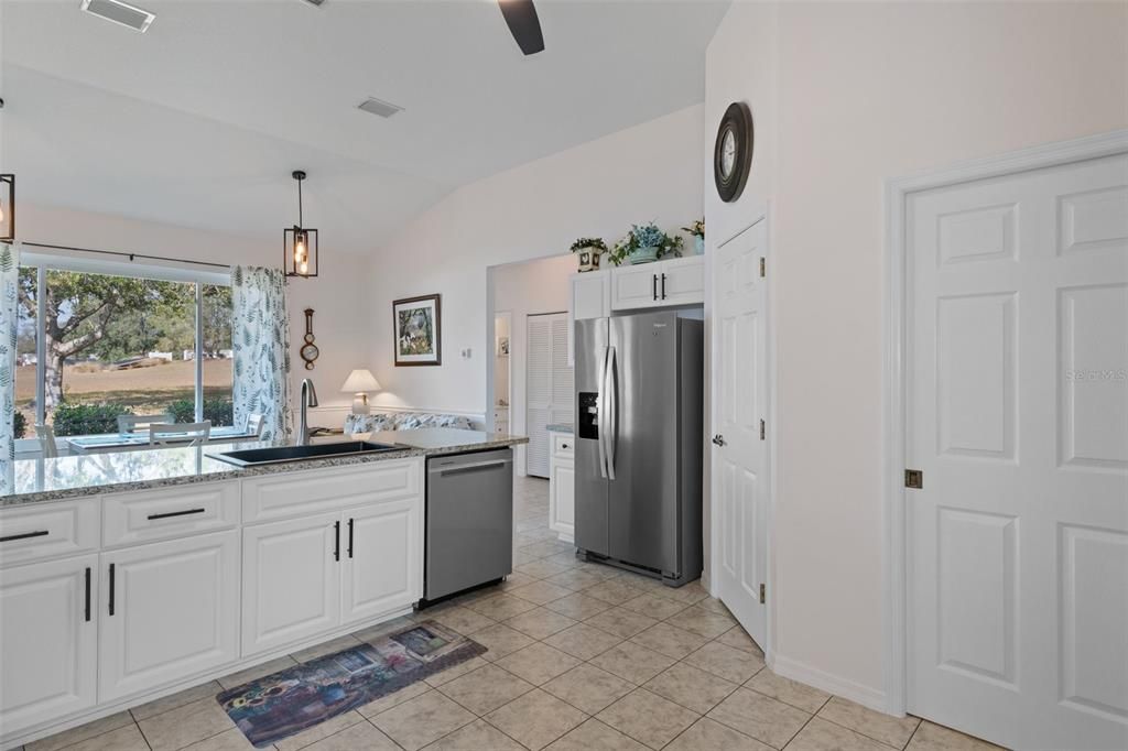 For Sale: $305,000 (2 beds, 2 baths, 1958 Square Feet)