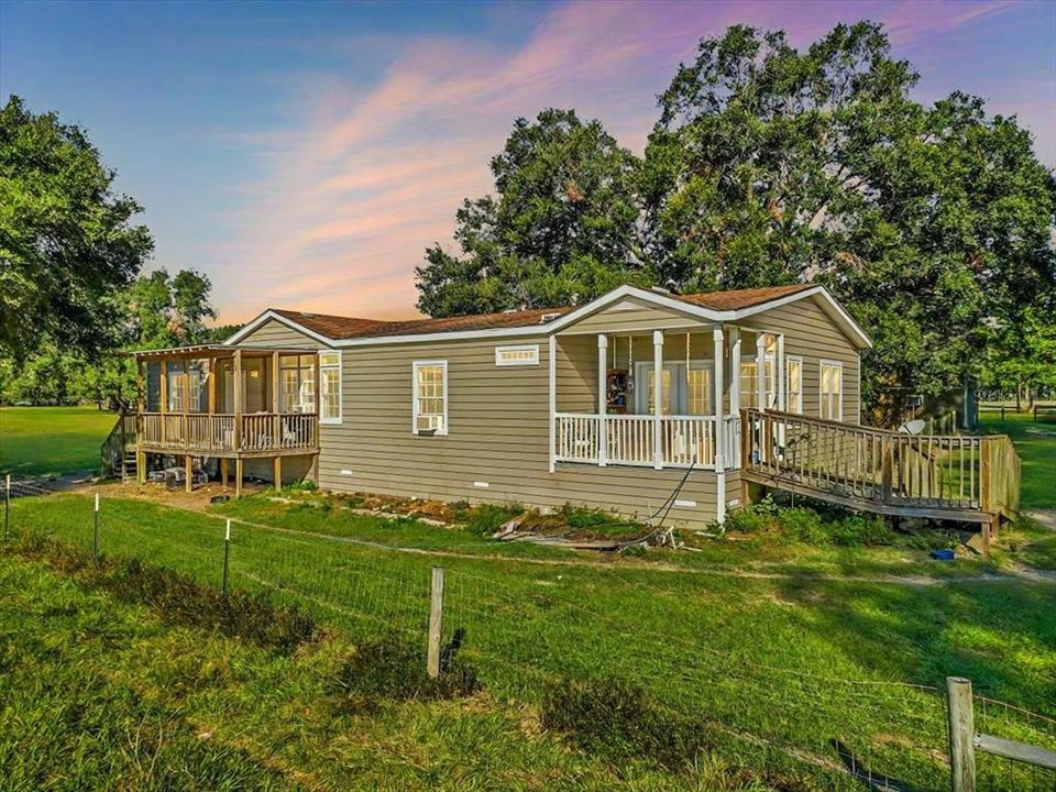 Recently Sold: $339,900 (3 beds, 2 baths, 2012 Square Feet)