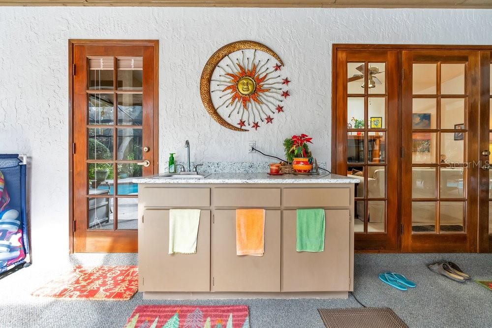 Outdoor Cabinets with Sink