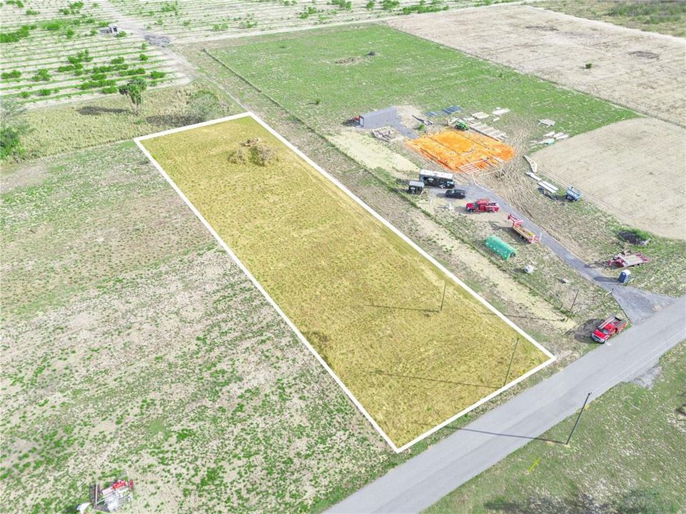 待售: $85,000 (0.84 acres)