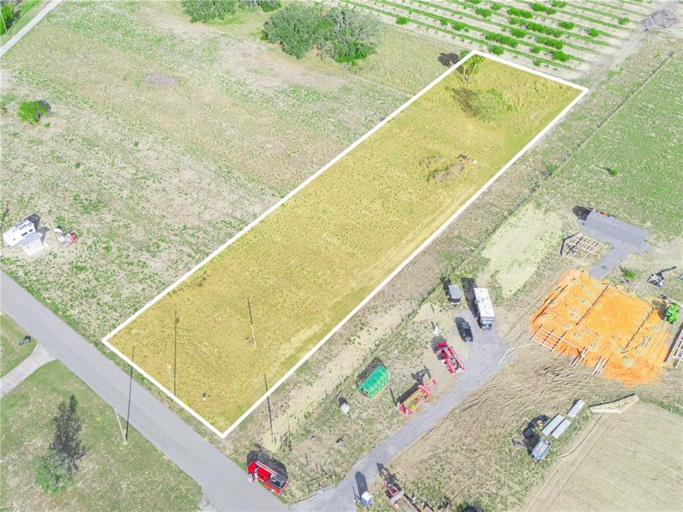 待售: $85,000 (0.84 acres)