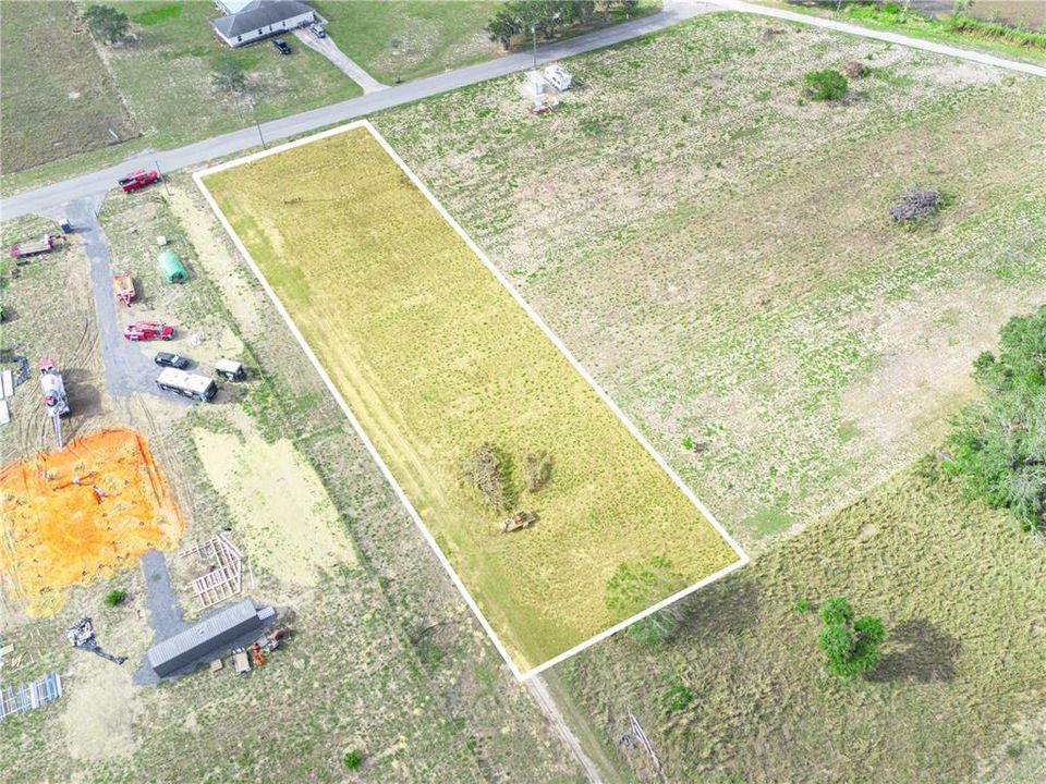 待售: $85,000 (0.84 acres)