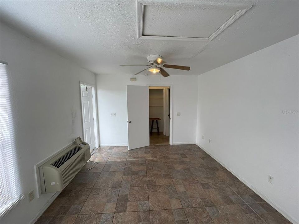 For Rent: $1,050 (1 beds, 1 baths, 0 Square Feet)