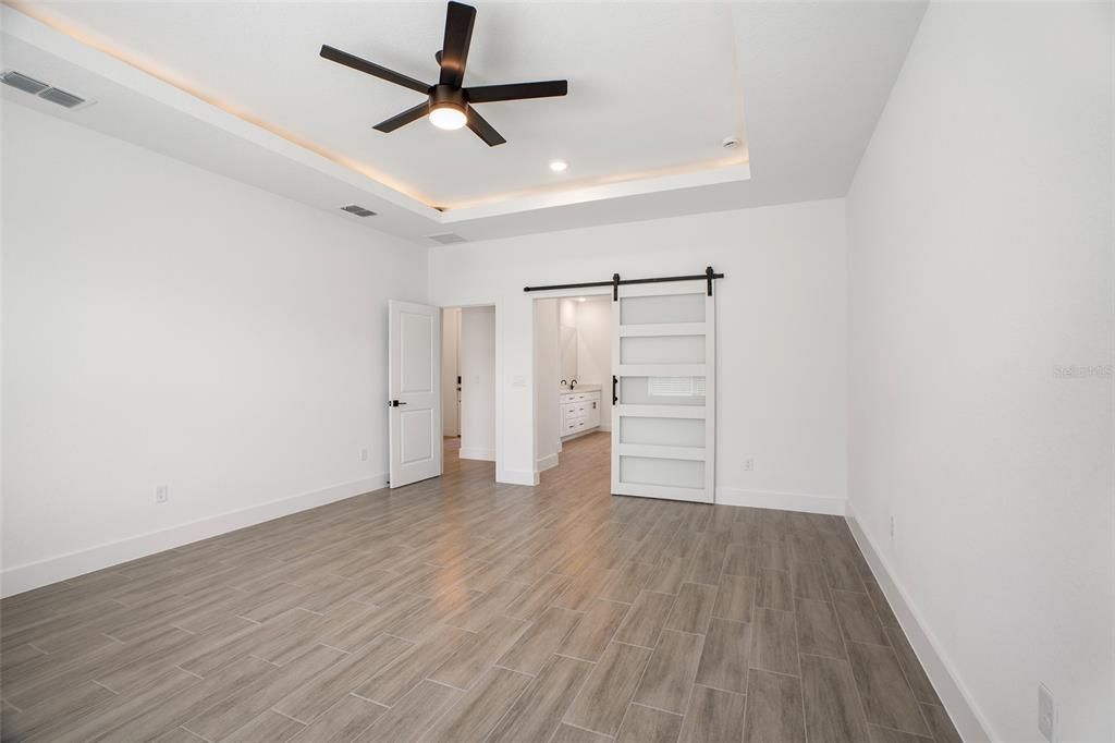 For Rent: $2,595 (4 beds, 2 baths, 1882 Square Feet)