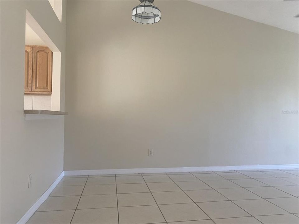 For Sale: $239,999 (2 beds, 2 baths, 954 Square Feet)